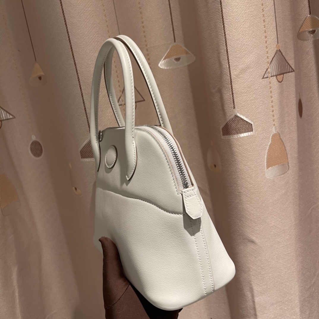 에르메스 볼리드27 화이트 은장 스위프트